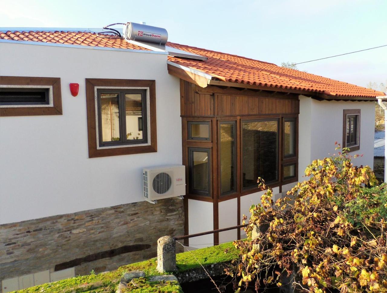 Casa Do Ferrador Ferienhaus Mirandela
